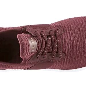 Freely Women's Lexi Slip-on Walking Shoe